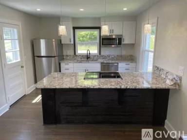 Main picture of 100 Lucas Dr