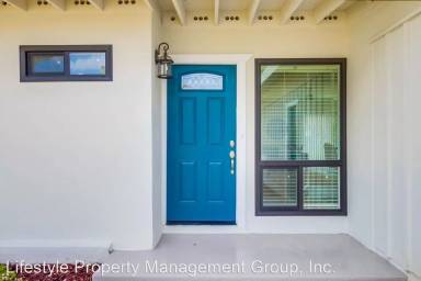 Main picture of 4111 Clairemont Mesa Blvd