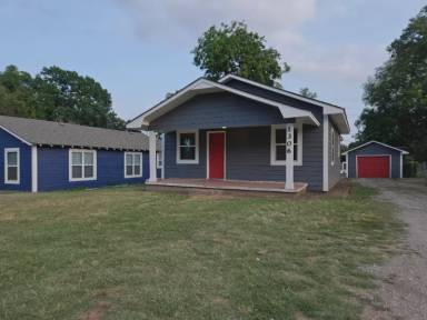 Main picture of 1306 W Walnut Ave