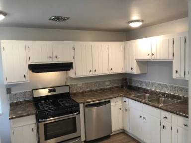 Main picture of 842 W 7th St