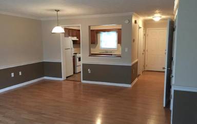 Main picture of 408 Bainbridge Ct