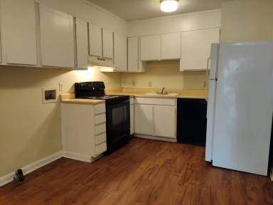 Main picture of 1100 Leon Street,