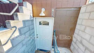 Main picture of 756 1/2 Maple St