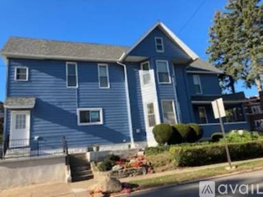 Main picture of 312 W 31st St