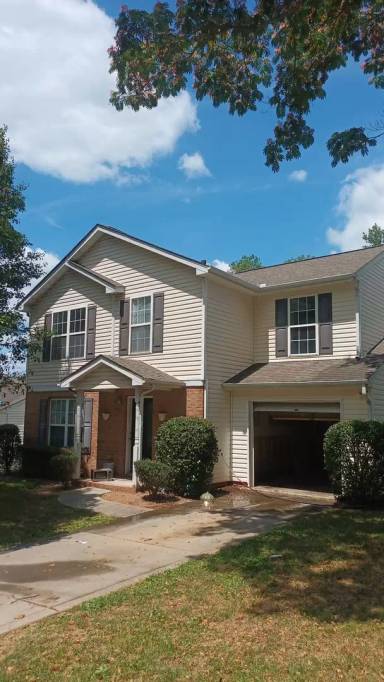 Main picture of 1320 Jordans Pond Ln