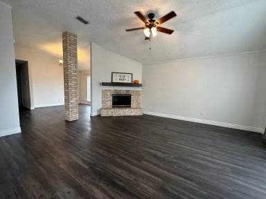 Main picture of 5900 Aloe Ct