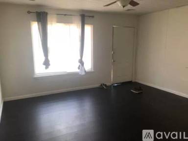 Main picture of 1536 W 40th St