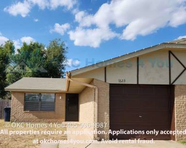 Main picture of 7601 NW 113th Pl