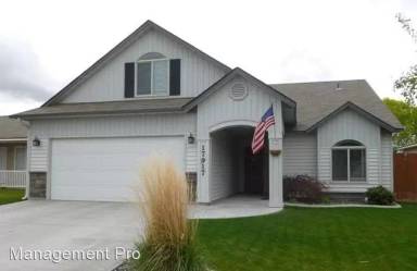 Main picture of 17917 Monarch Way