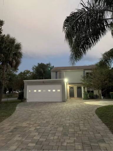 Main picture of 780 8th Ave S