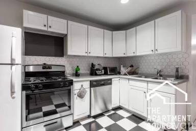 Main picture of 3334 N Sheffield Ave