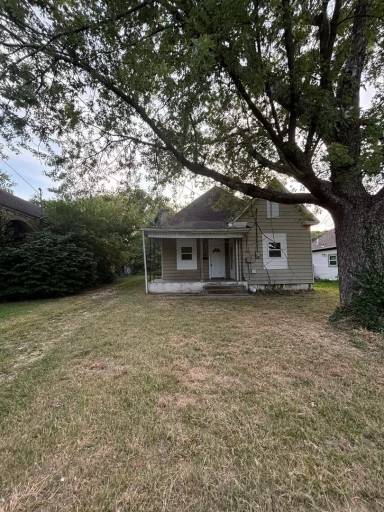 Main picture of 2337 N Kellett Ave