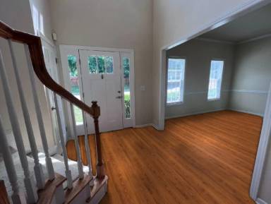 Main picture of 417 Oakhall Dr