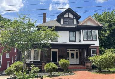 Main picture of 247 S Prospect St