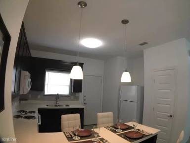 Main picture of 3701 Paola St