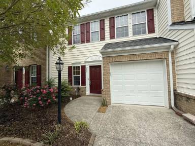 Main picture of 205 Emily Ln