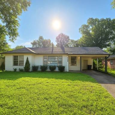 Main picture of 1500 Ivy Rd