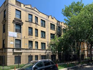 Main picture of 4850 W Adams St