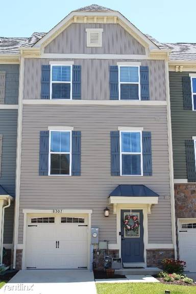 Main picture of 8307 Eagle St