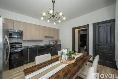 Main picture of 3923 S Grand Blvd