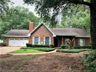 Main picture of 107 Rainbow Dr