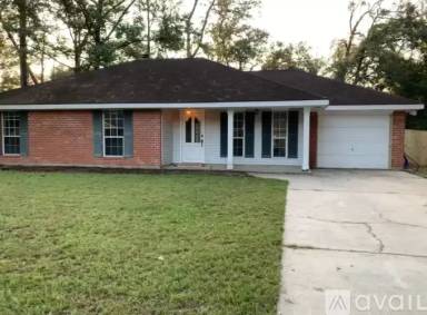 Main picture of 301 Cedarwood St