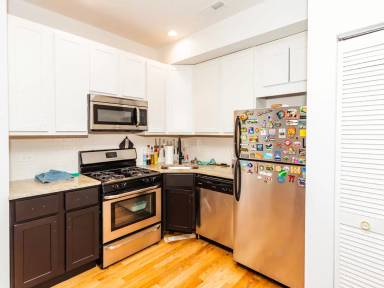 Main picture of 2102 N Damen Ave
