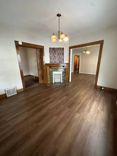 Main picture of 1316 W 91st St