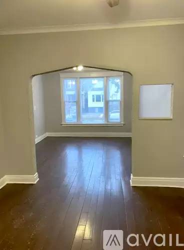 Main picture of 1406 E 72nd St