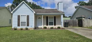 Main picture of 127 Radford Cir