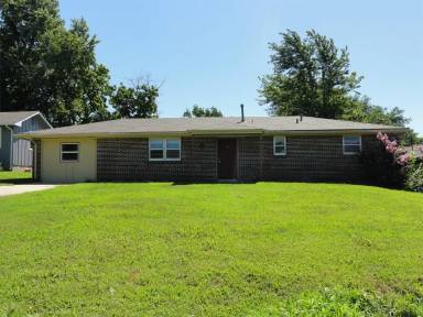 Main picture of 212 S Barbara Ave