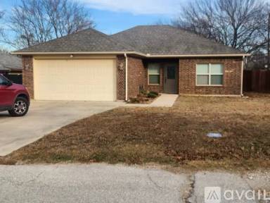 Main picture of 437 W Dunlap Ave
