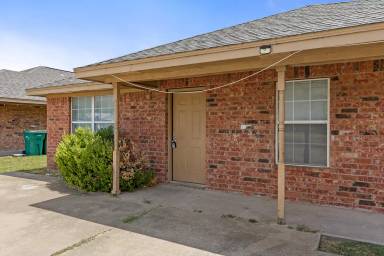 Main picture of 233 E Craven Ave
