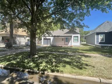 Main picture of 1522 S Wichita St