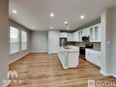 Main picture of 716 Perry Ave
