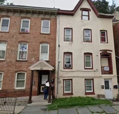 Main picture of 163 Chambers St