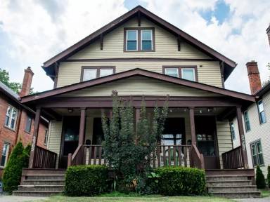 Main picture of 2351-2405 Summit St