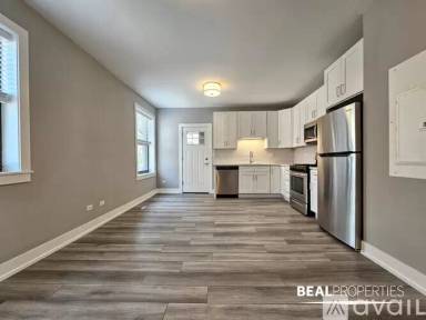 Main picture of 3939 N Janssen Ave