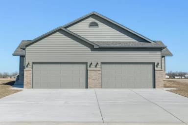Main picture of 2112 E Cedar Tree St
