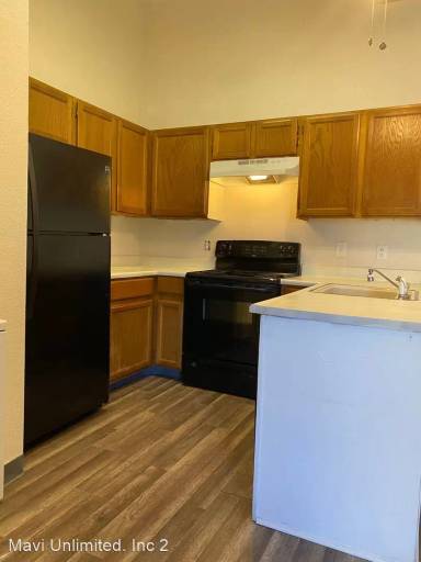 Main picture of 922 S Dearborn Way