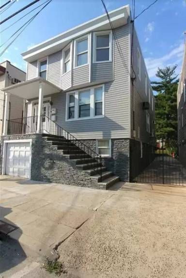 Main picture of 1302 7th St