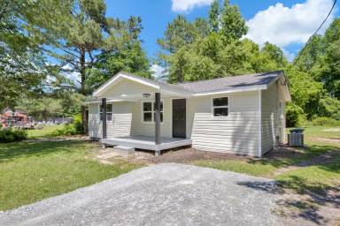 Main picture of 1613 Halsey Loop