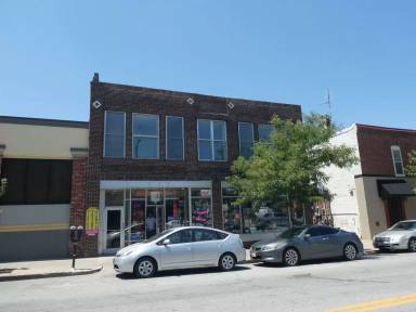 Main picture of 15 S 10th St