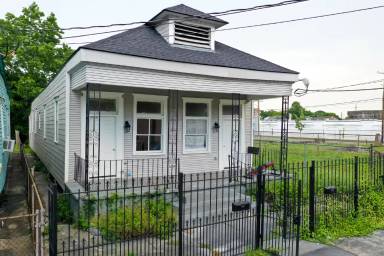 Main picture of 3157 Urquhart St