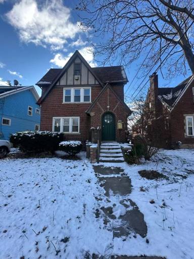 Main picture of 327 Liberty St