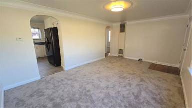 Main picture of 1221 S 12th St