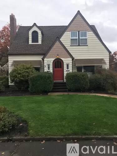 Main picture of 534 Rose St NE