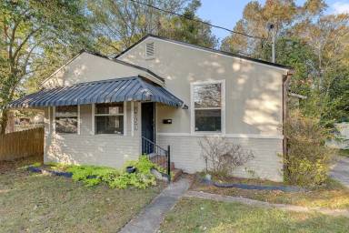 Main picture of 4059 College St