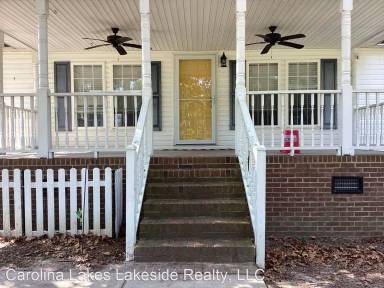 Main picture of 233 Pine Wood Rd