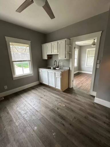 Main picture of 4139 E 95th St